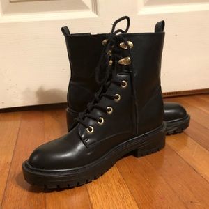 Black leather combat boots Forver 21 size 8